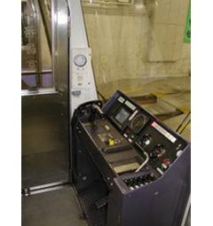 2000形車両乗務員室写真