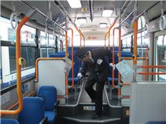 車内点検の様子