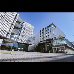 名古屋大学（ES館前）で撮影されたハッチー賞受賞作品